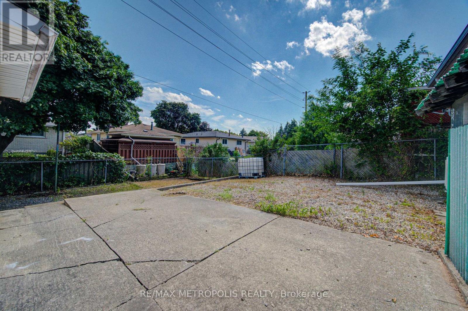 89 WINTER AVENUE - 35