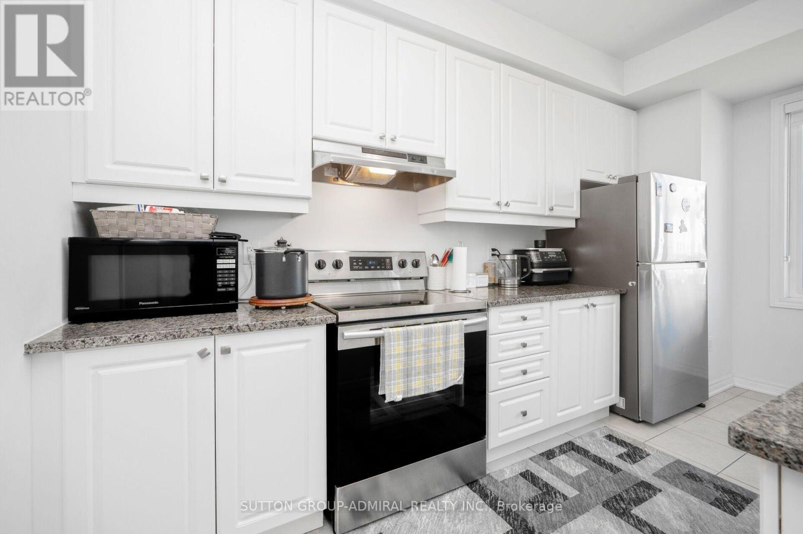 82 HIBISCUS LANE - 13