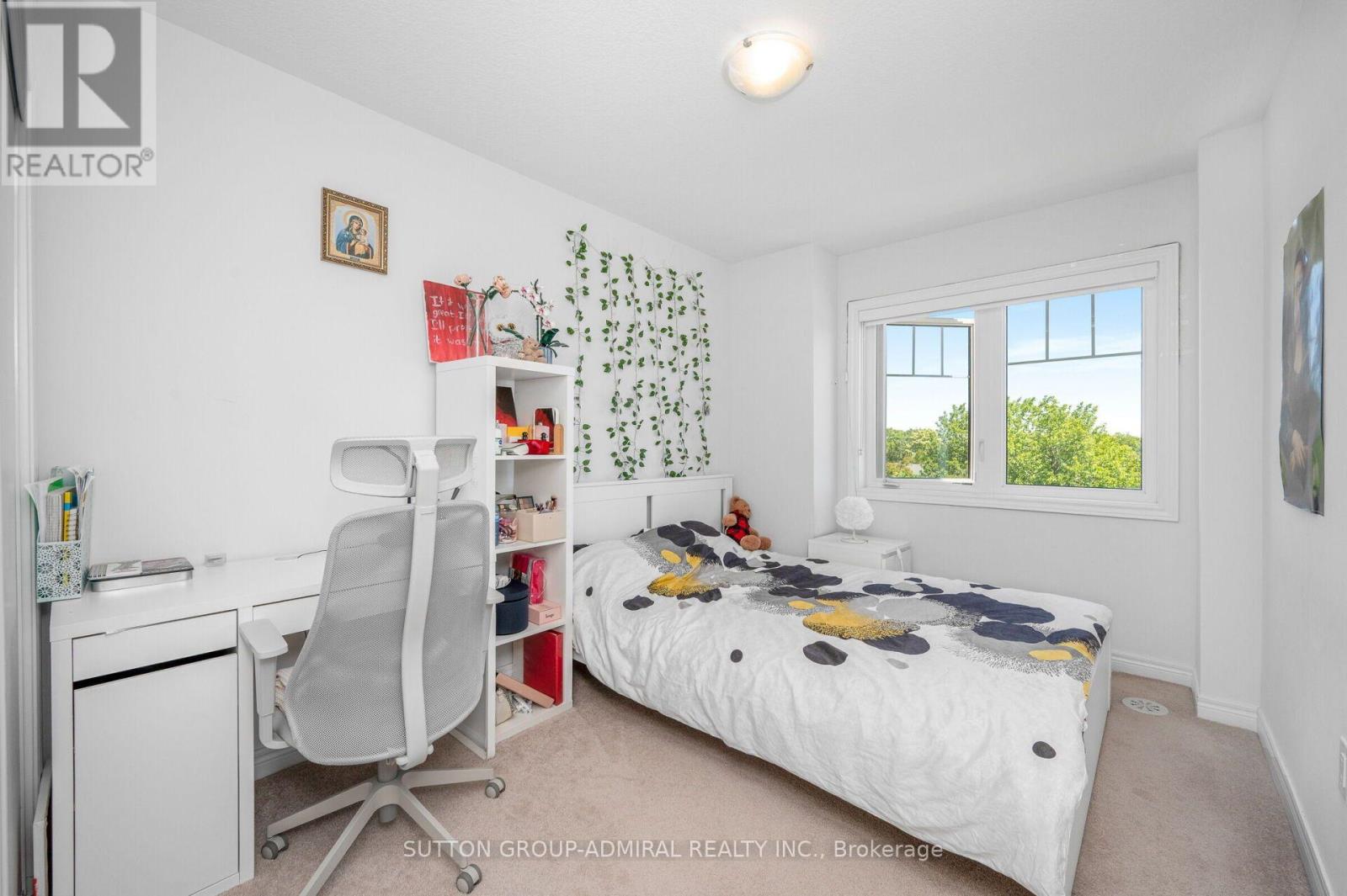 82 HIBISCUS LANE - 25