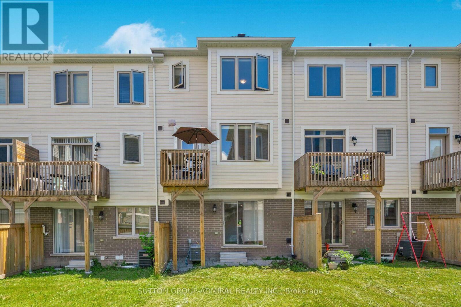 82 HIBISCUS LANE - 32