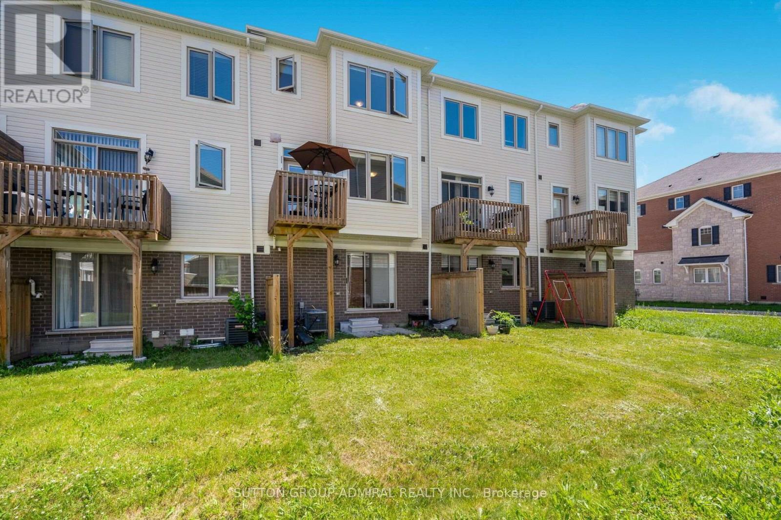 82 HIBISCUS LANE - 33
