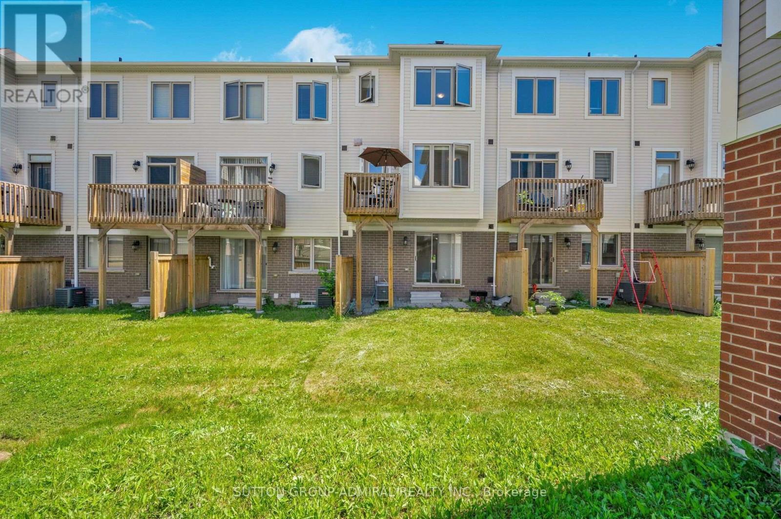 82 HIBISCUS LANE - 34