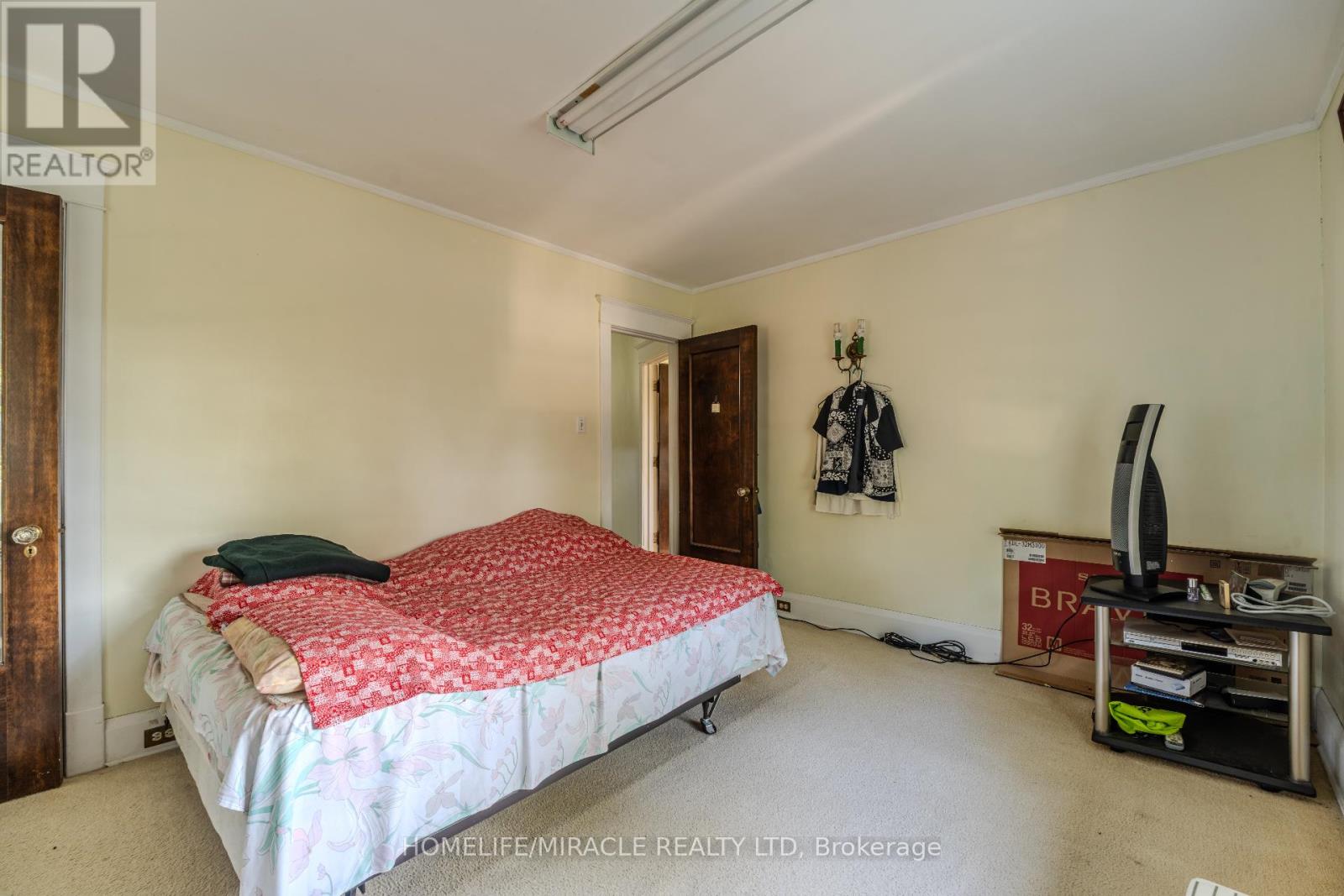 5214 THIRD AVENUE - 27