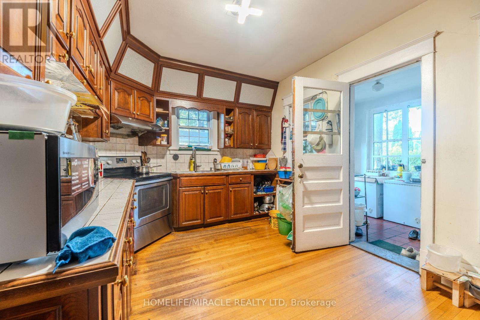 5214 THIRD AVENUE - 37