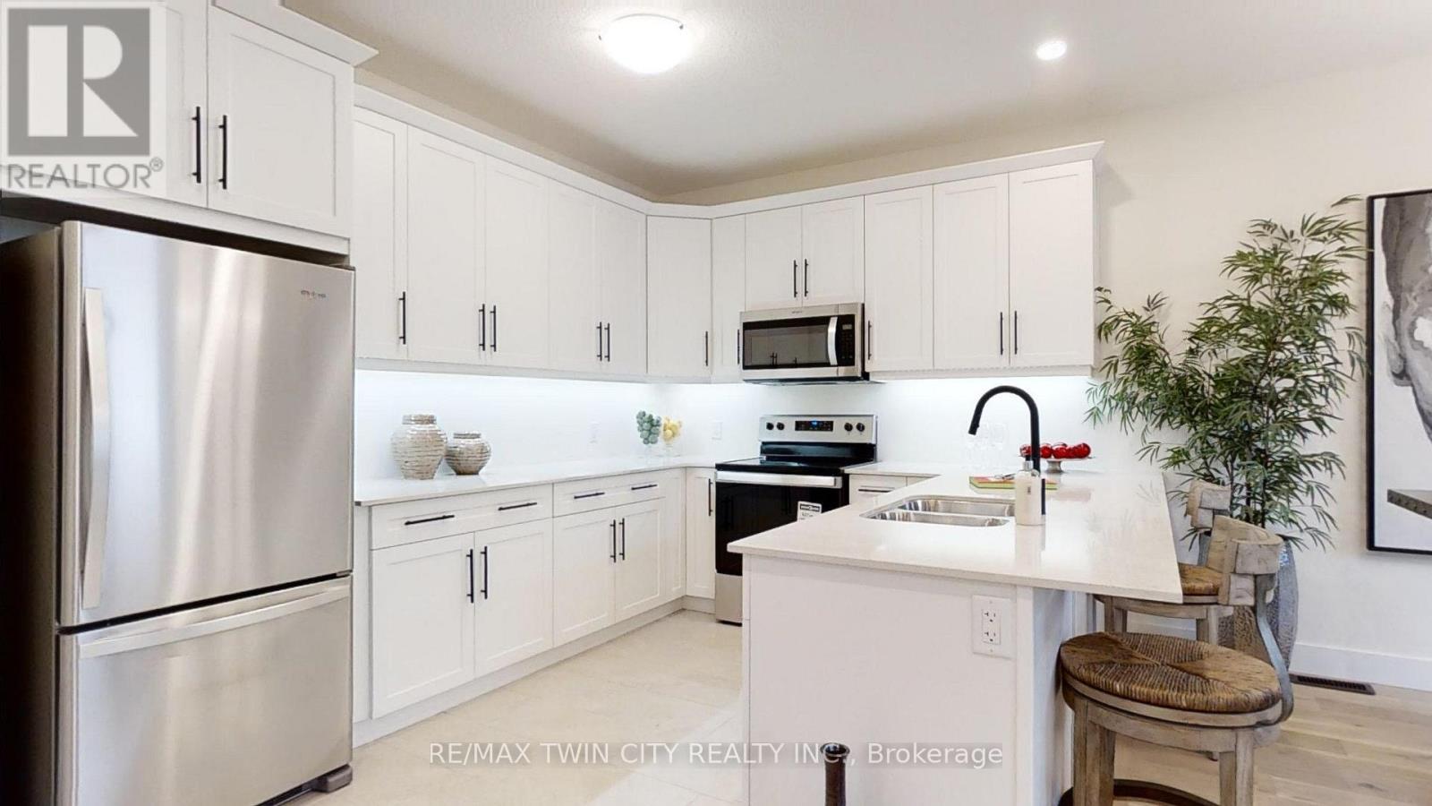 77 CHRISTOPHER COURT - 4