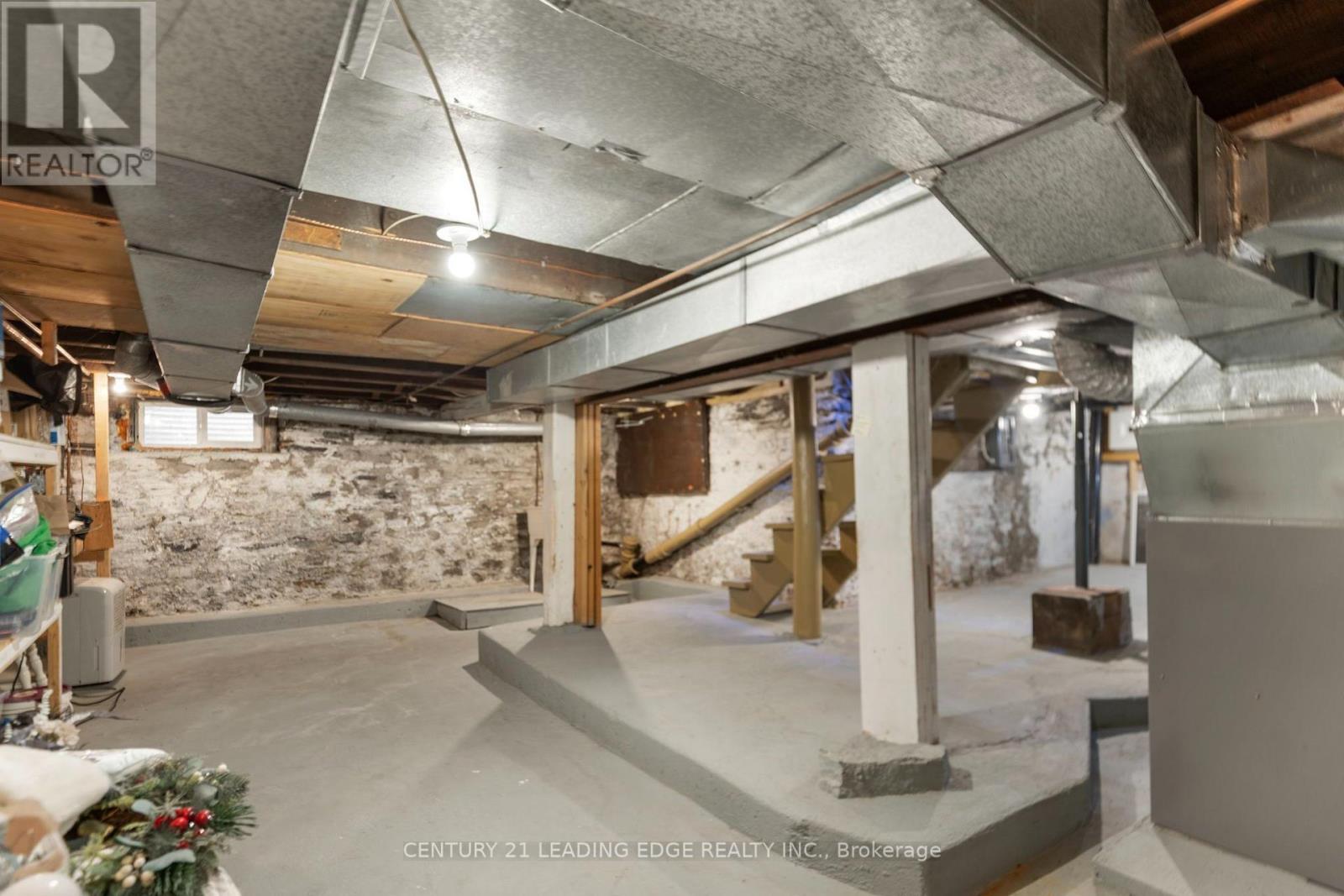 21 GEORGINA STREET - 35