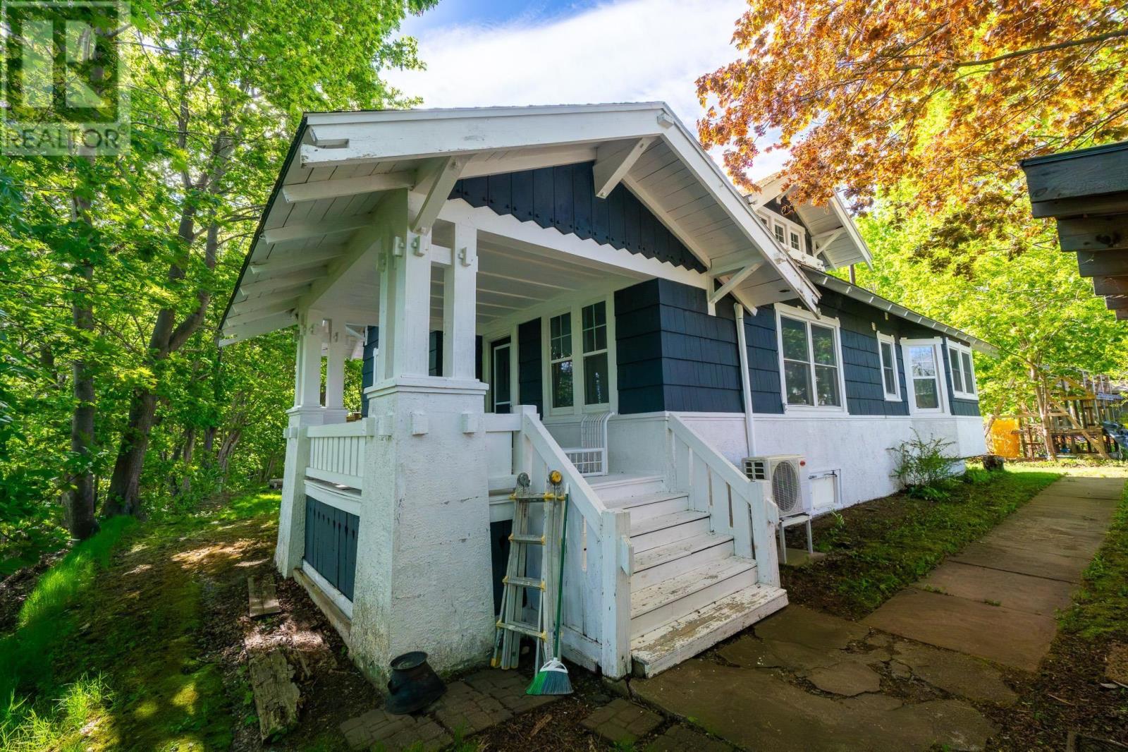35 King Street - 44