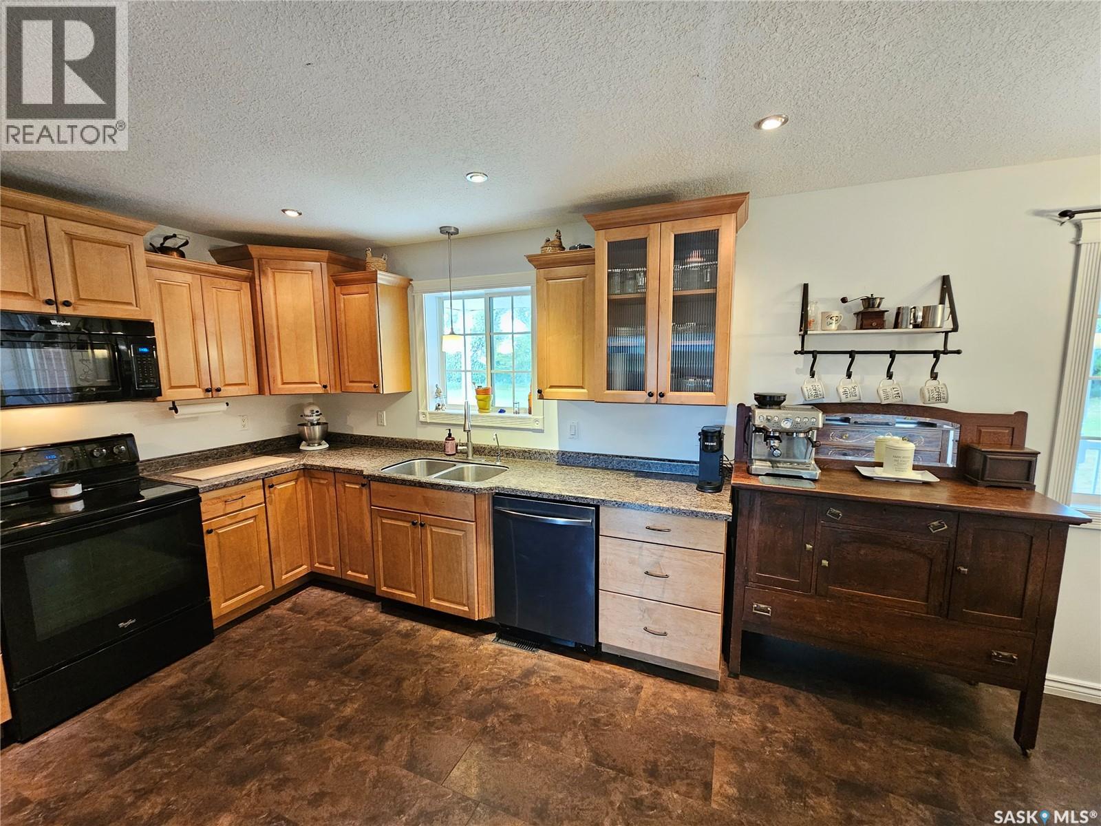 Redvers South Acreage. - 27
