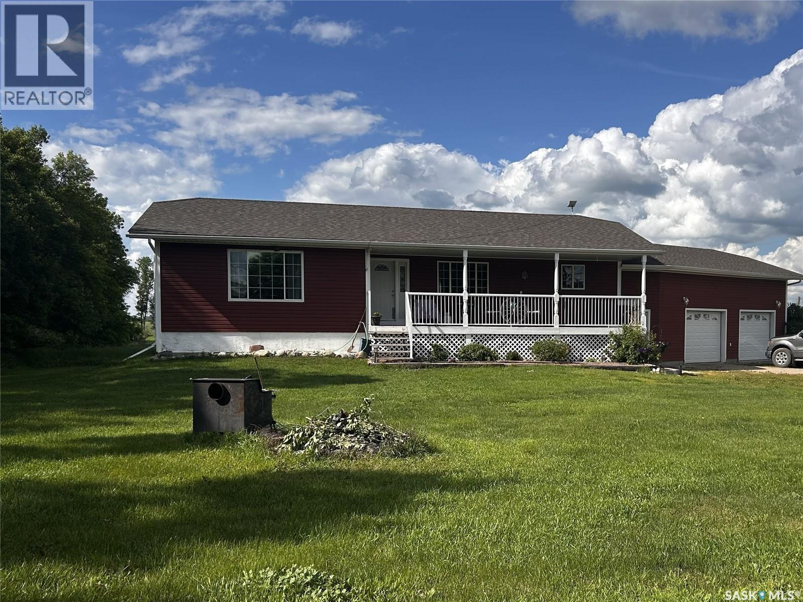 Redvers South Acreage. - 2
