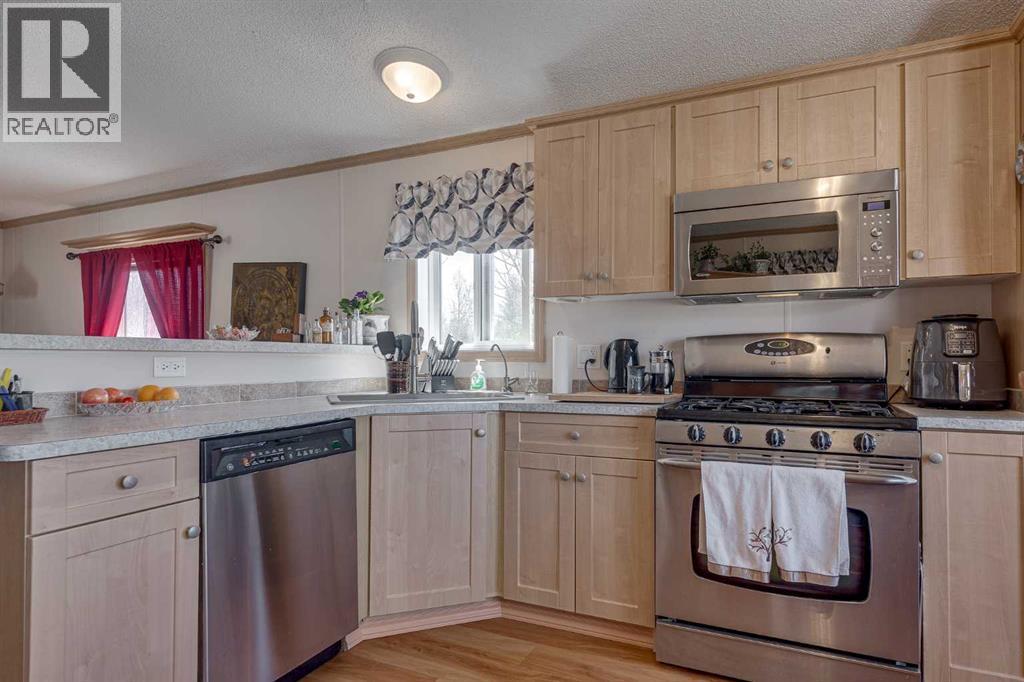 29A, 10046 Township Road 422 - 12