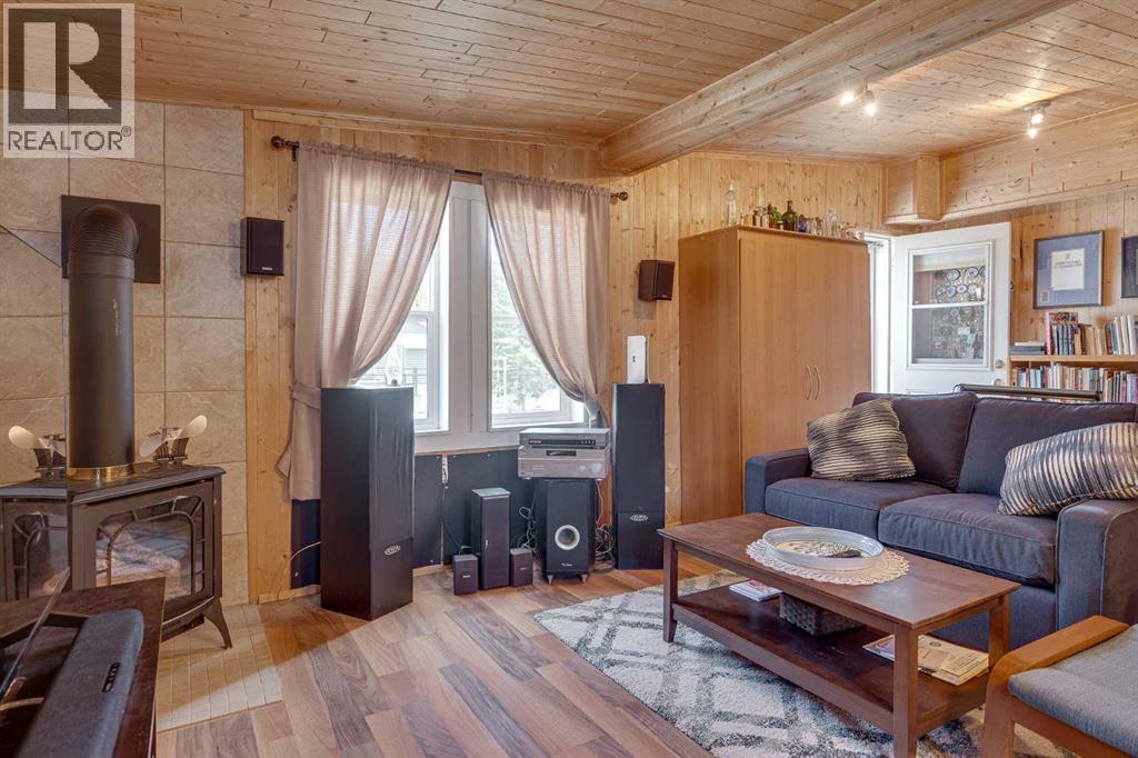 29A, 10046 Township Road 422 - 6