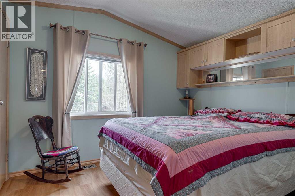 29A, 10046 Township Road 422 - 17