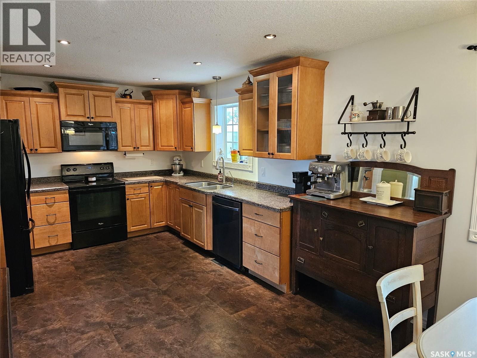Redvers South Acreage. - 30