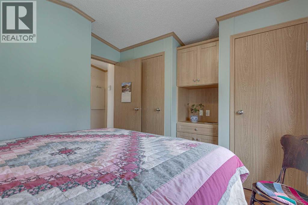 29A, 10046 Township Road 422 - 18