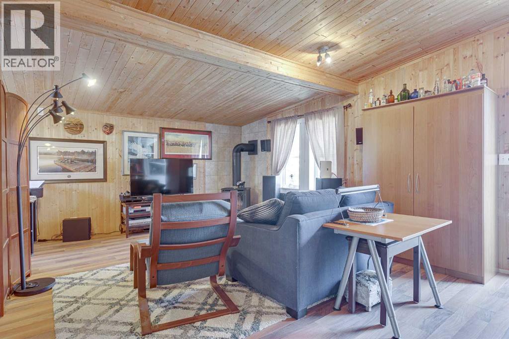 29A, 10046 Township Road 422 - 5