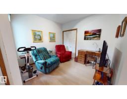 Primary Bedroom - 109 Ironwood Pl Nw, Edmonton, AB T6J6R4 Photo 6
