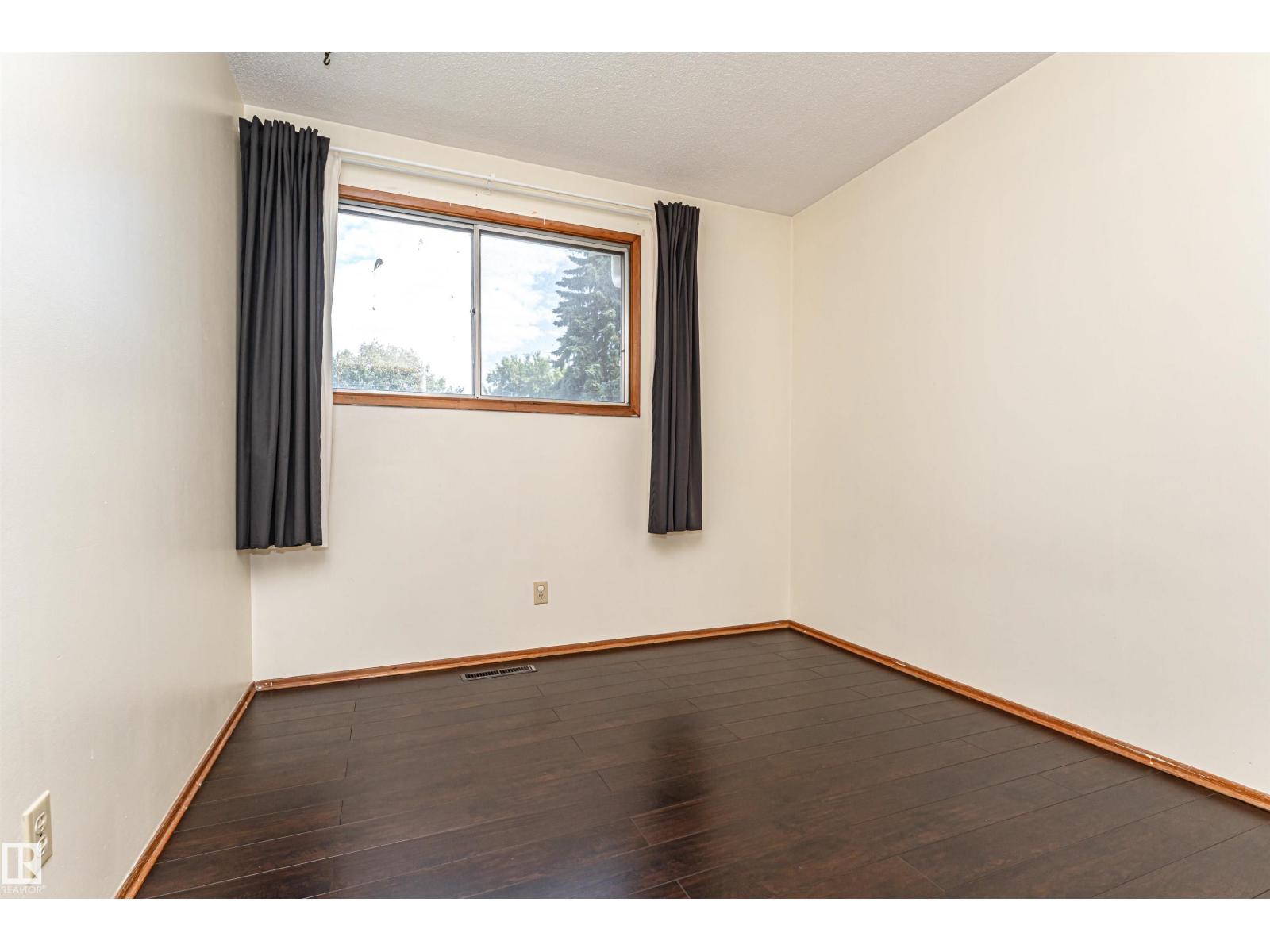 4812 105B ST NW - 19