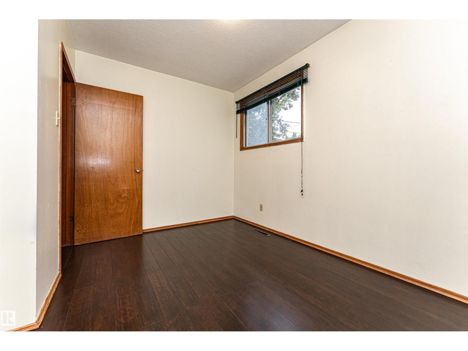 4812 105B ST NW - 16
