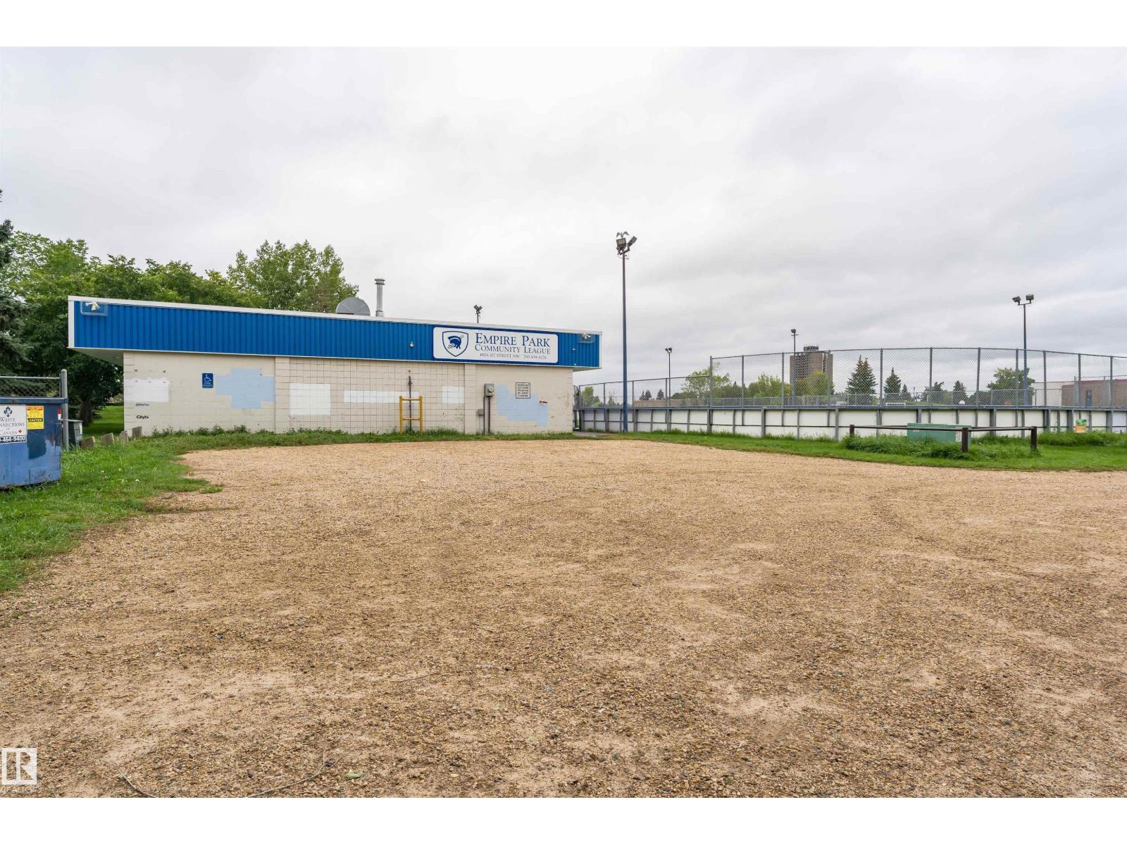 4812 105B ST NW - 39