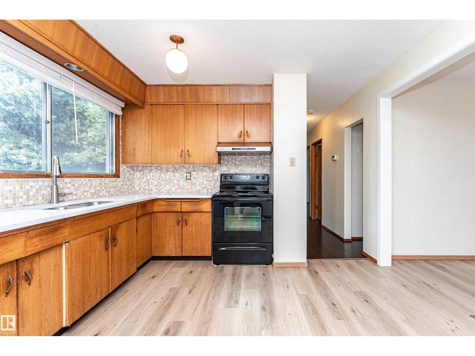 4812 105B ST NW - 13