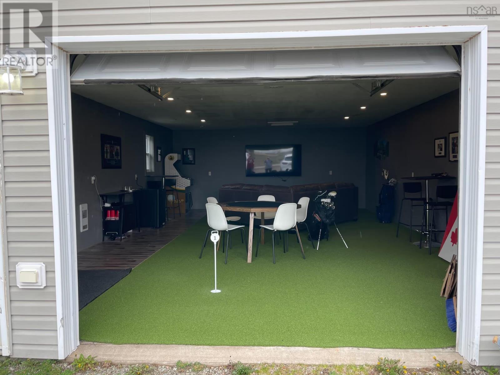 15 Allen J Memorial Avenue - 24