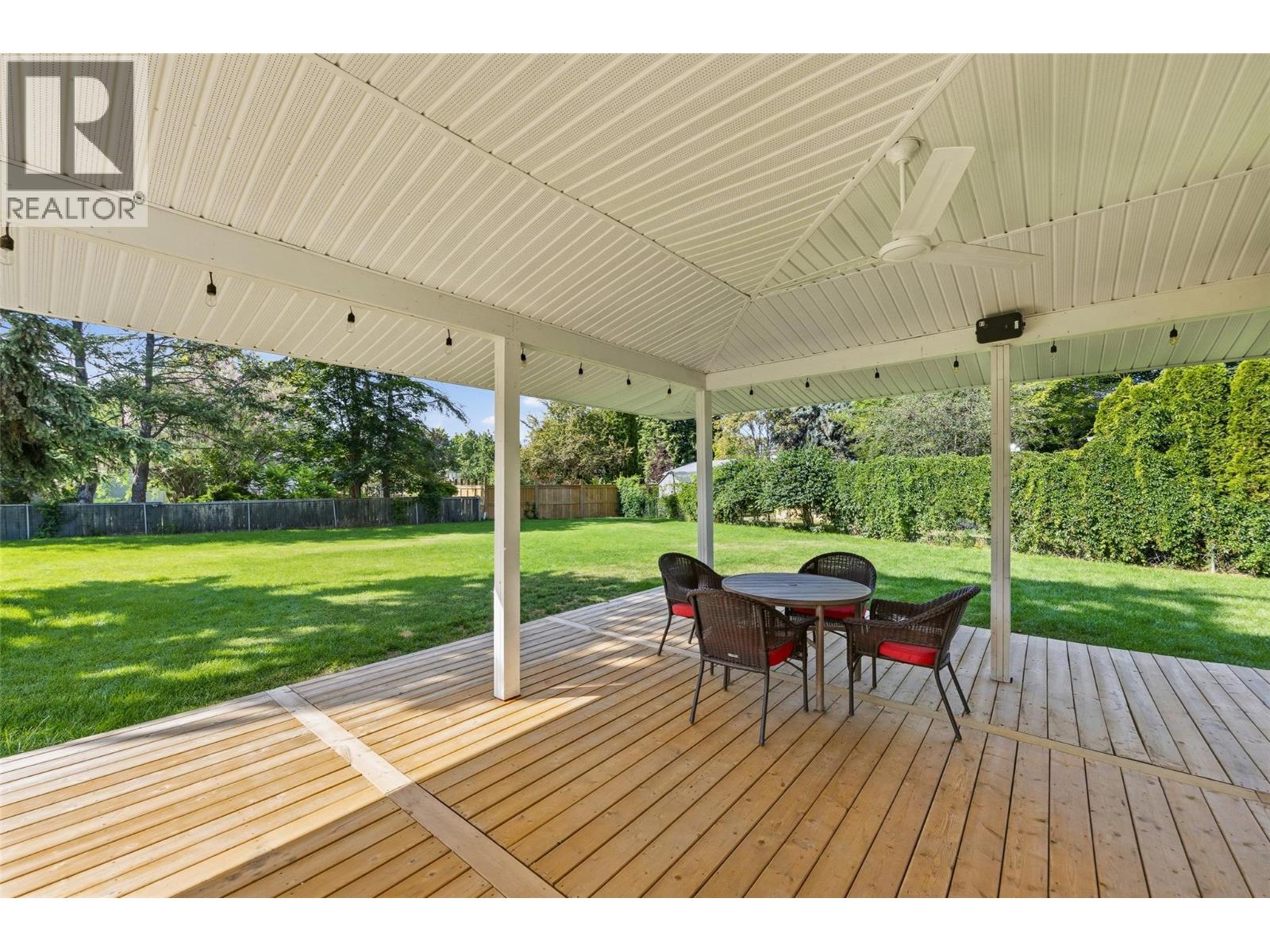 654 Armour Crescent - 3