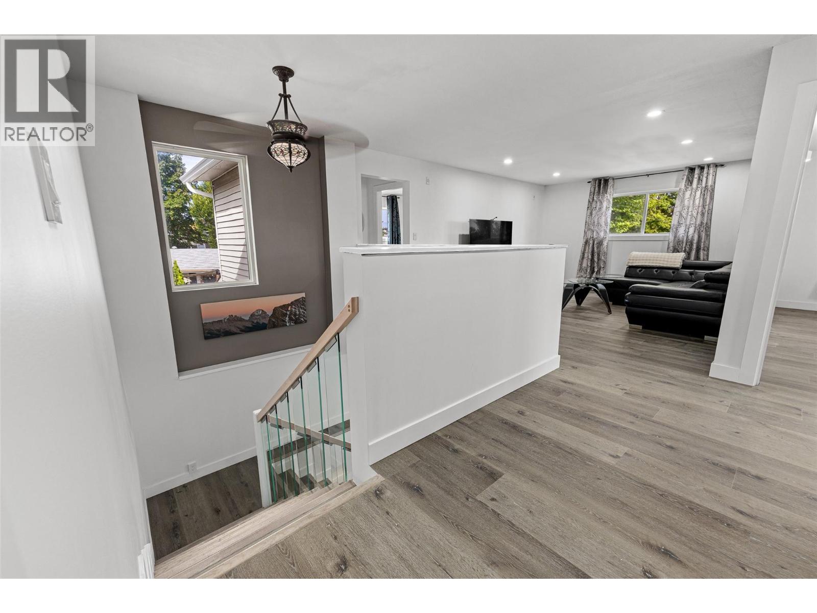654 Armour Crescent - 23