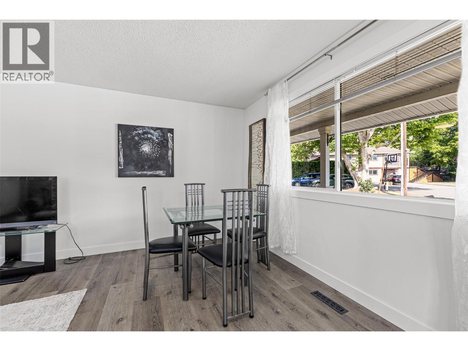 654 Armour Crescent - 11