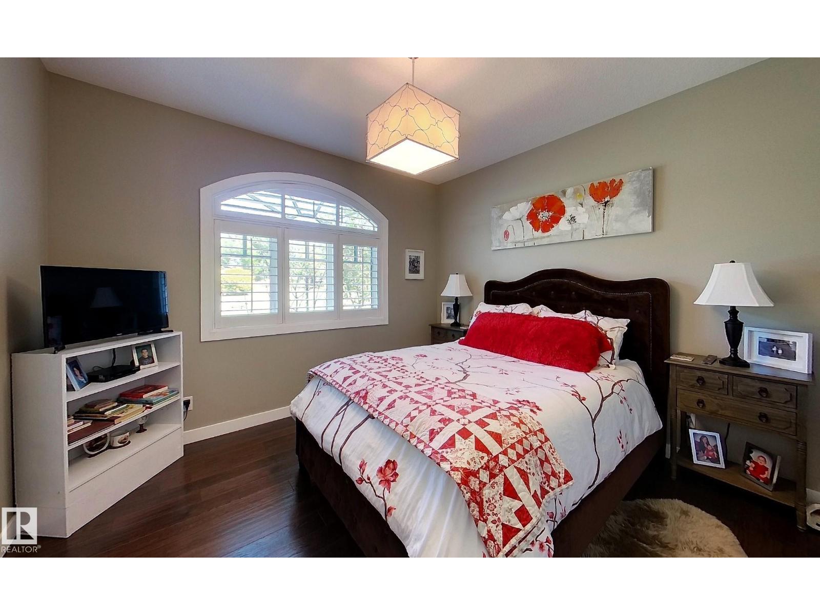 6663 15 Ave - 19