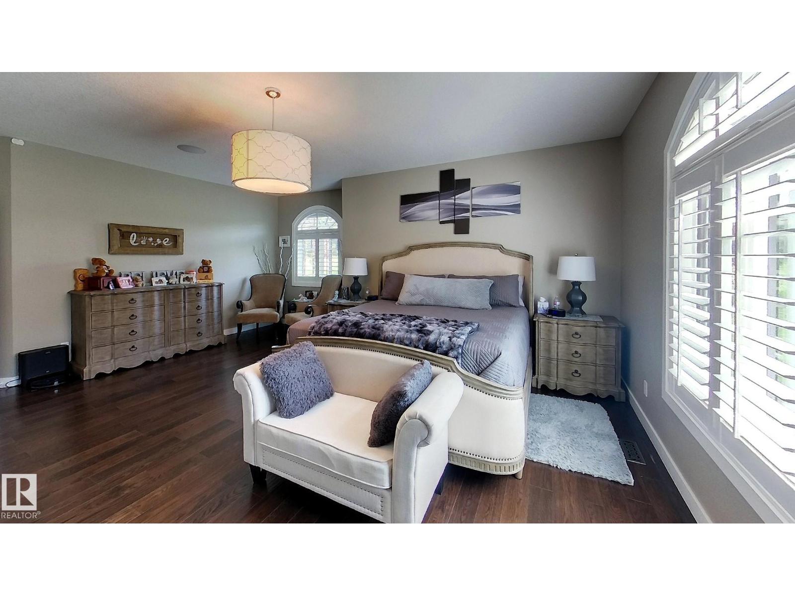 6663 15 Ave - 17