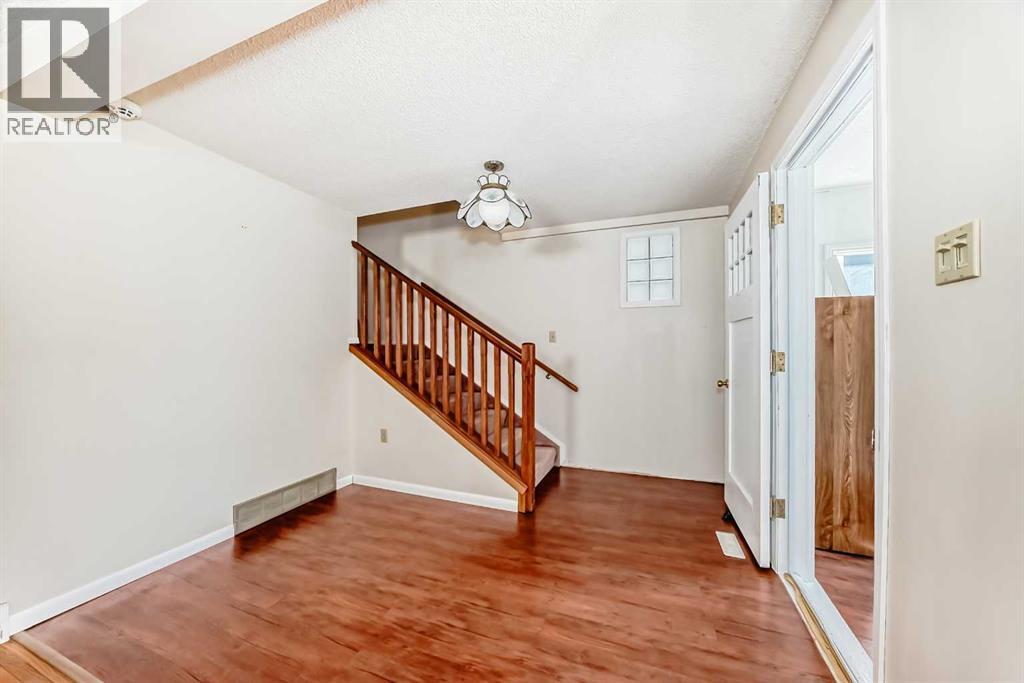 334 3 Avenue NE - 9