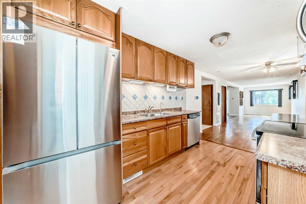 334 3 Avenue NE - 13
