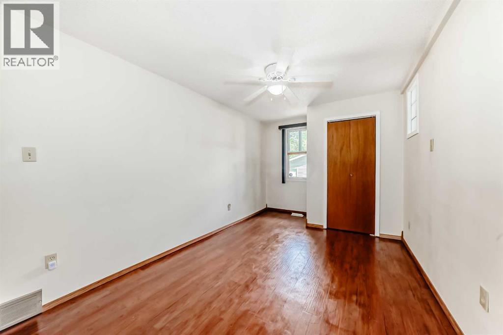 334 3 Avenue NE - 18
