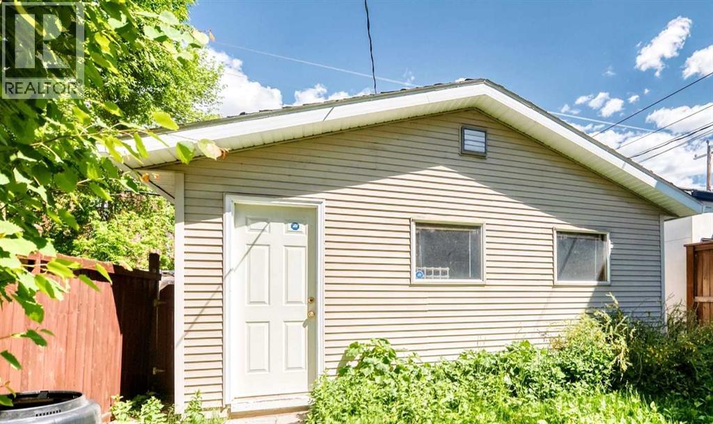 334 3 Avenue NE - 32