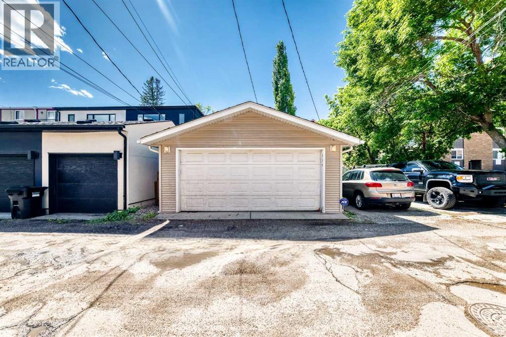 334 3 Avenue NE - 34