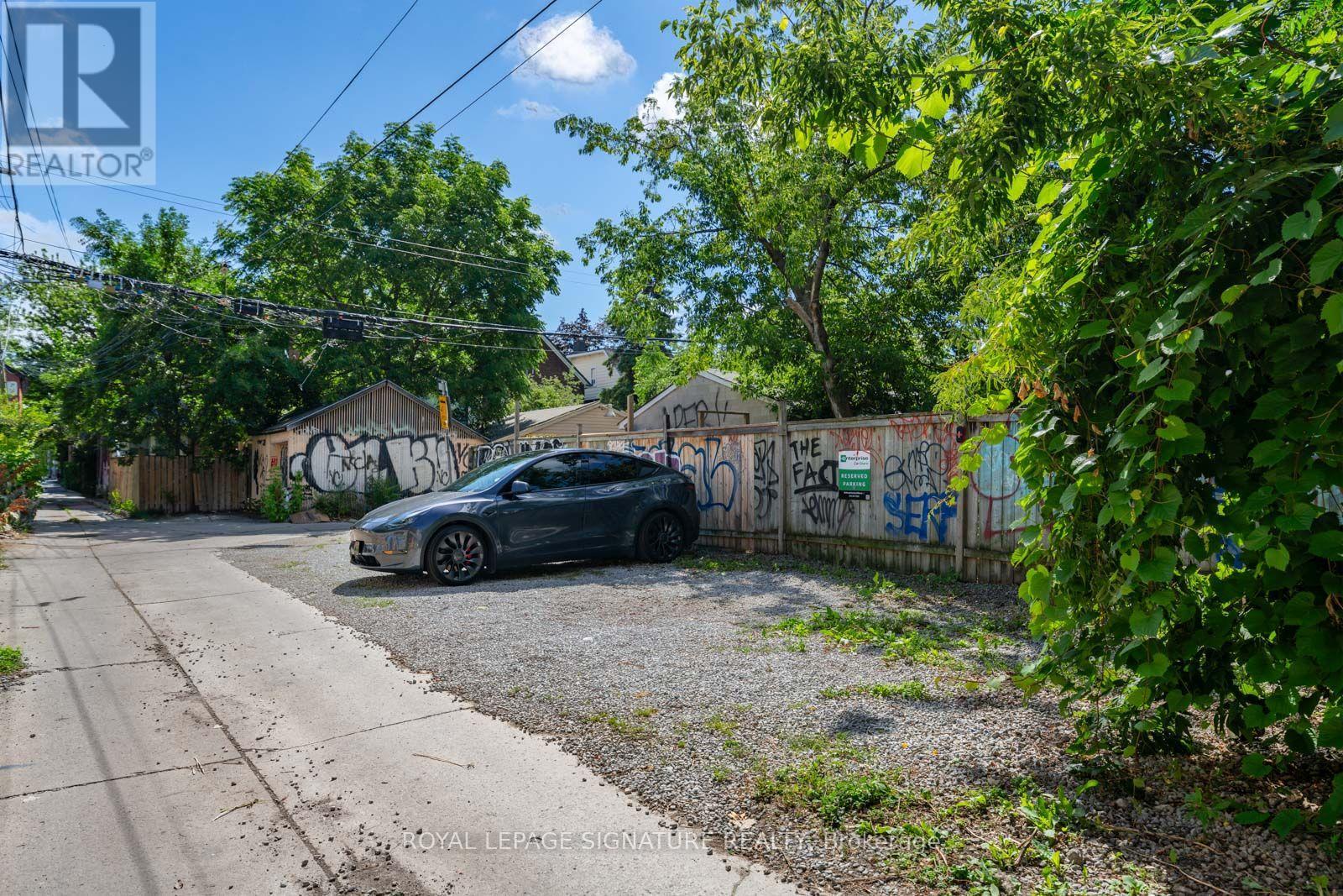 725 DOVERCOURT ROAD - 18