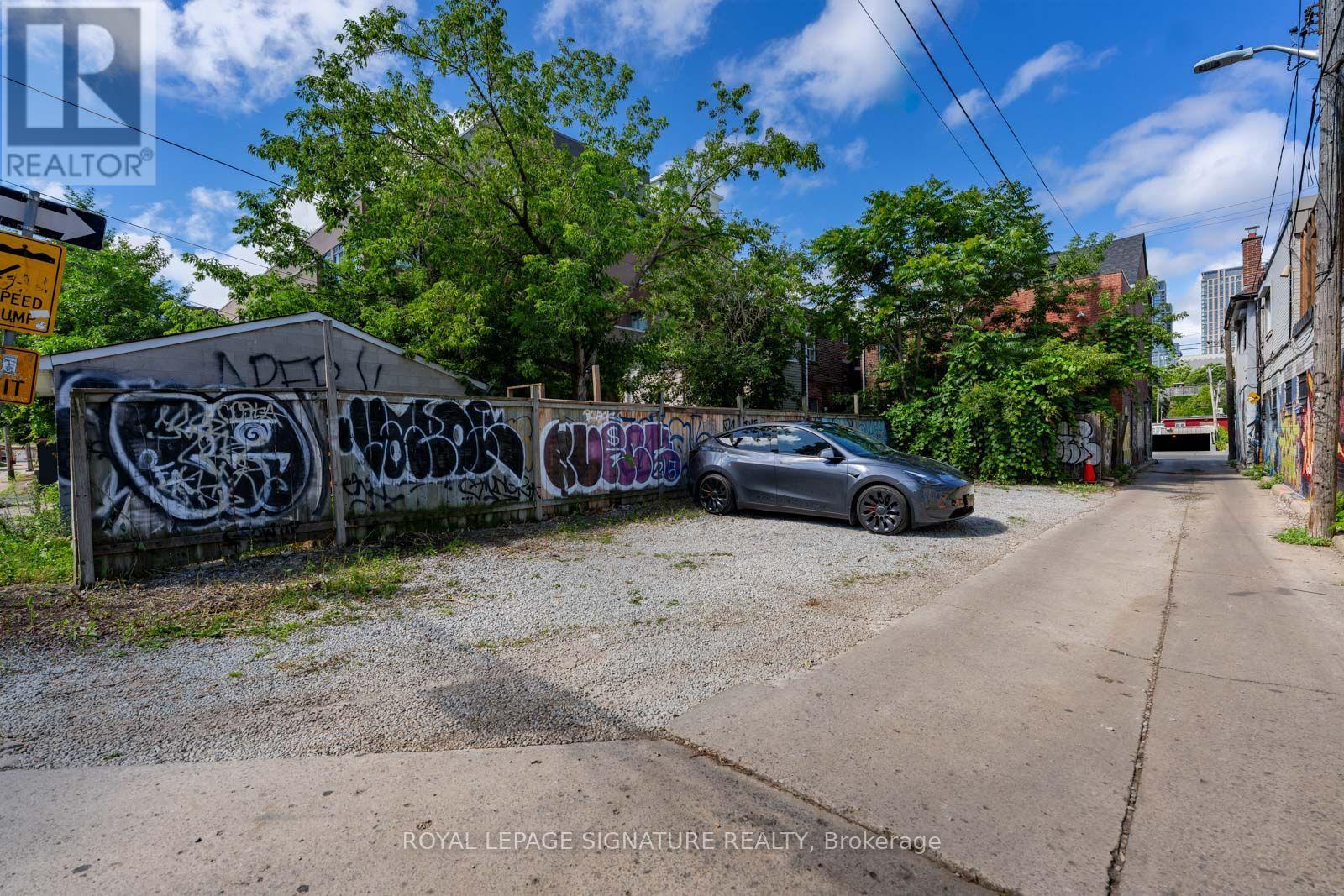 725 DOVERCOURT ROAD - 19
