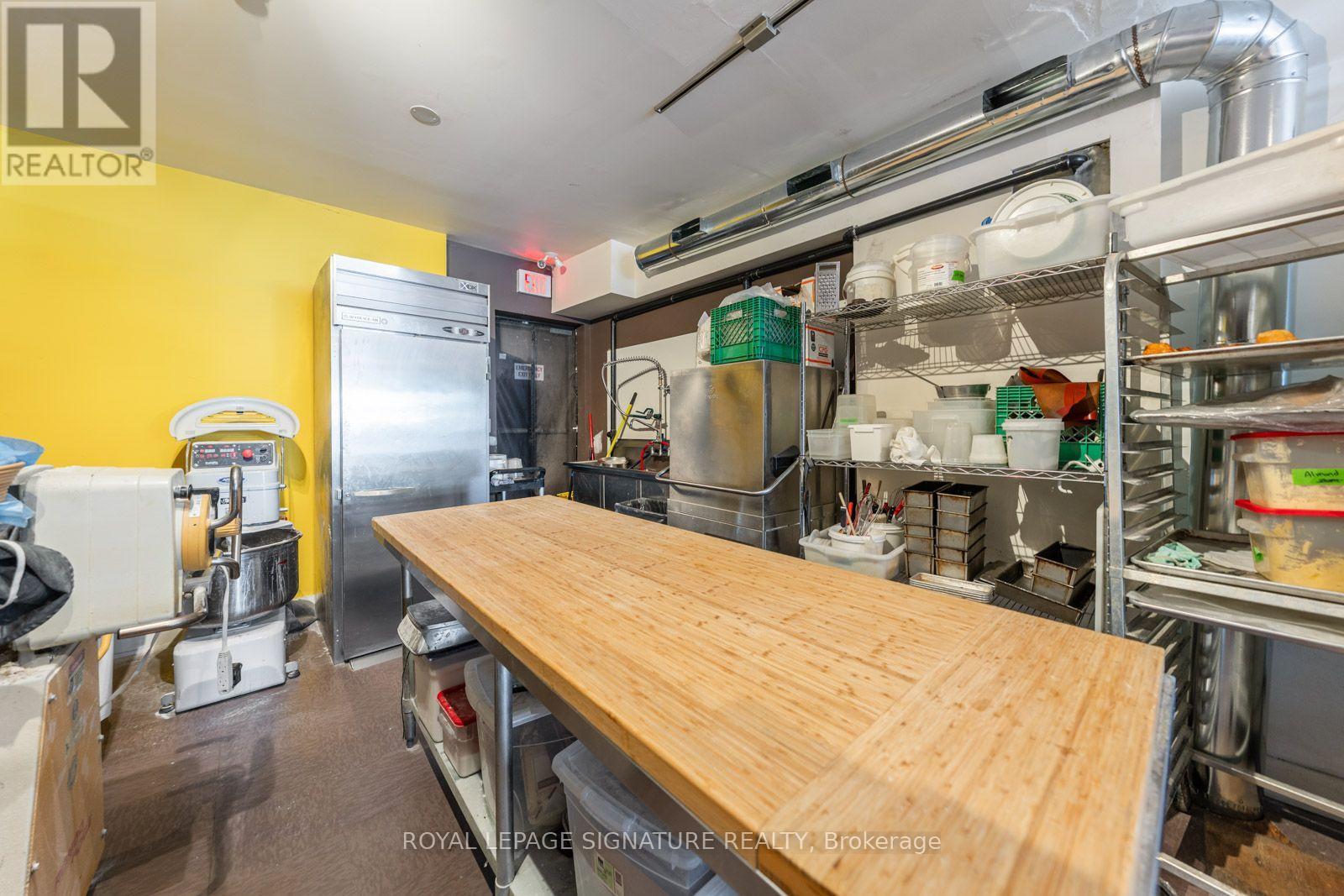 725 DOVERCOURT ROAD - 15