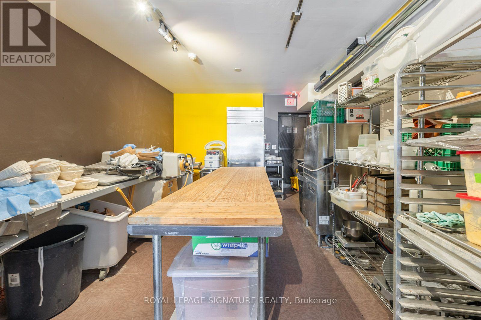 725 DOVERCOURT ROAD - 14