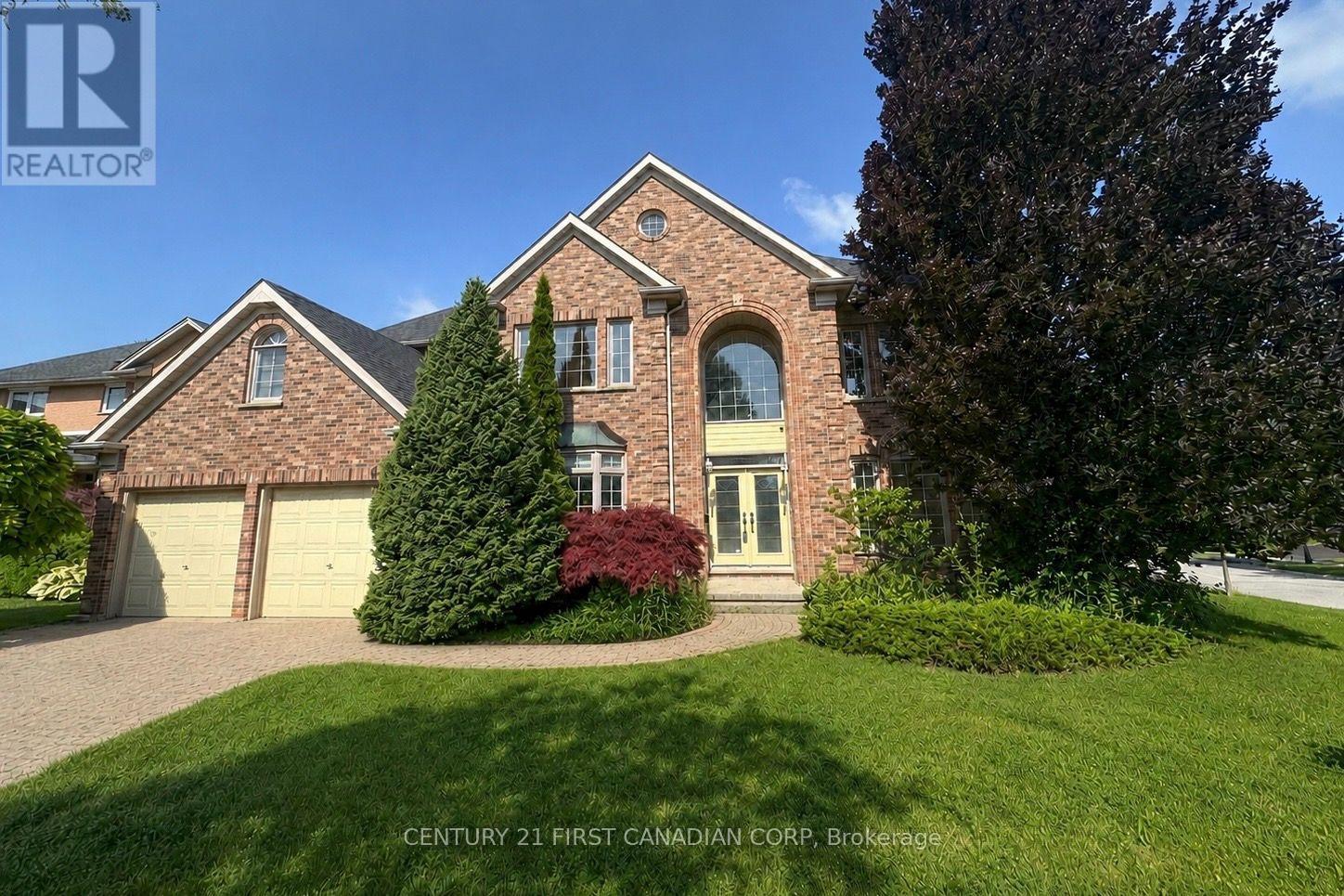 442 AMBLESIDE DRIVE - 1