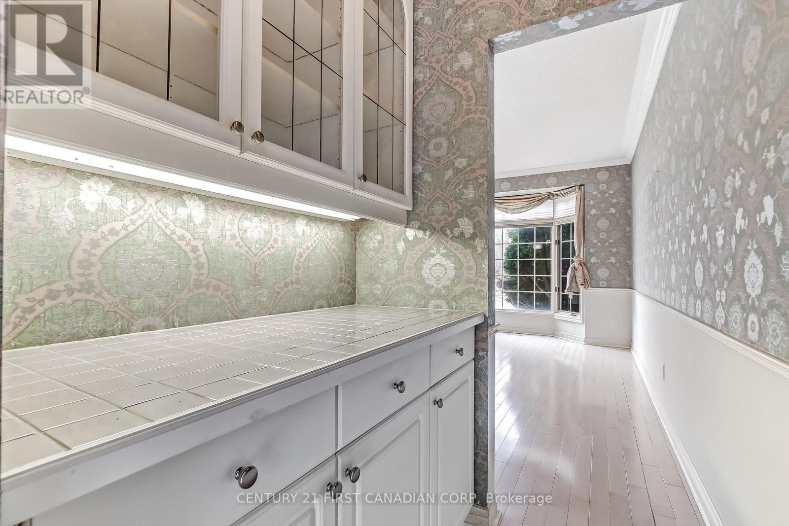 442 AMBLESIDE DRIVE - Image 16