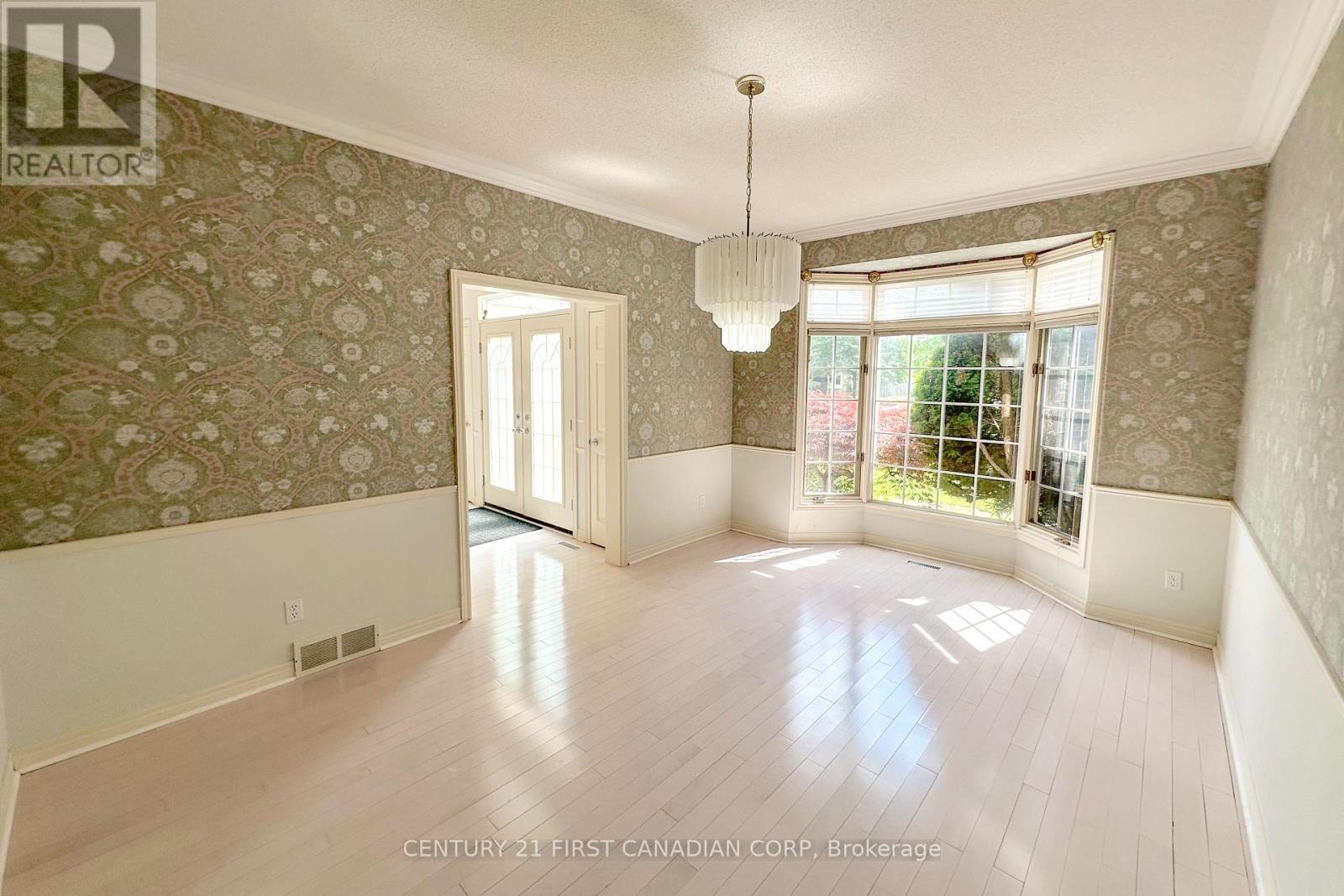 442 AMBLESIDE DRIVE - Image 17