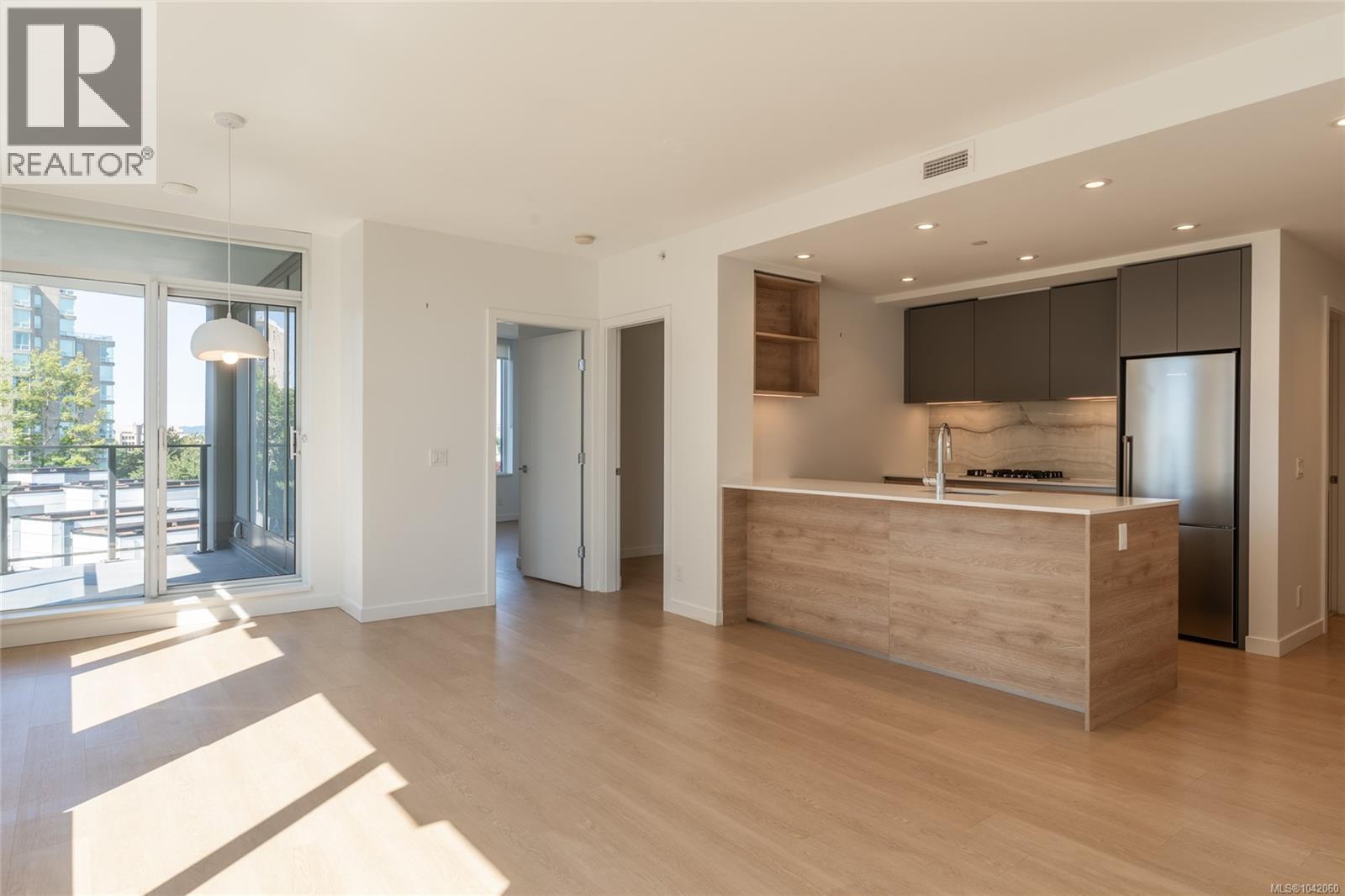 #705 369 Tyee Rd - 19