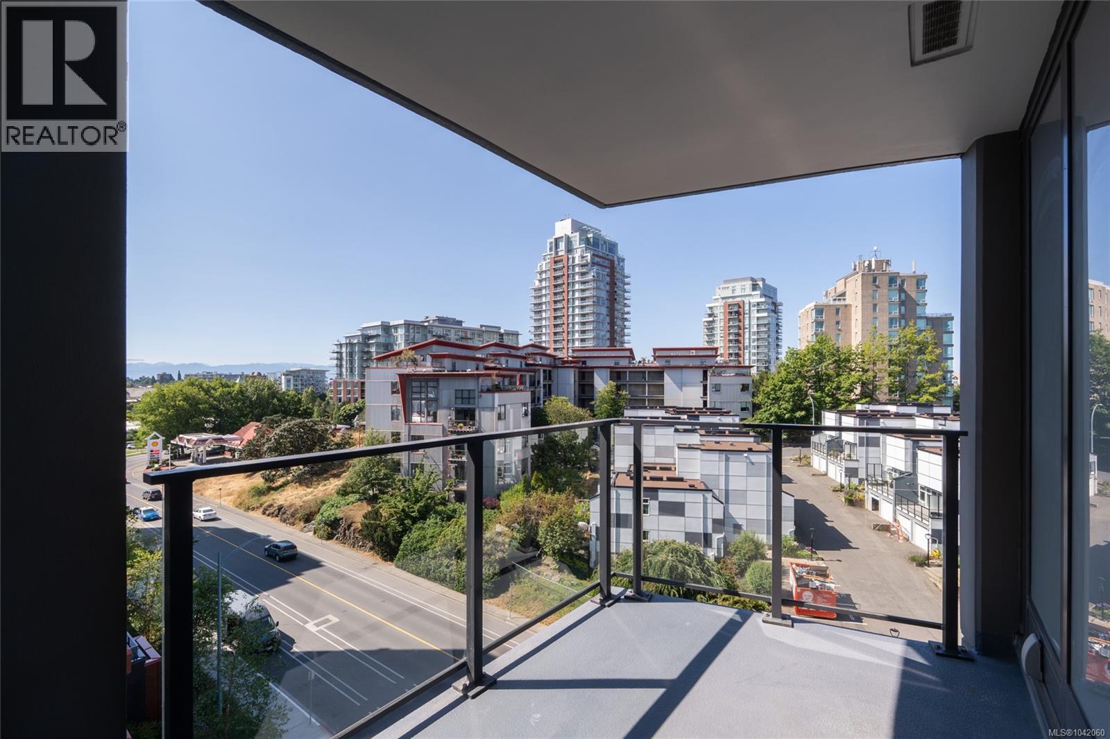 #705 369 Tyee Rd - 25