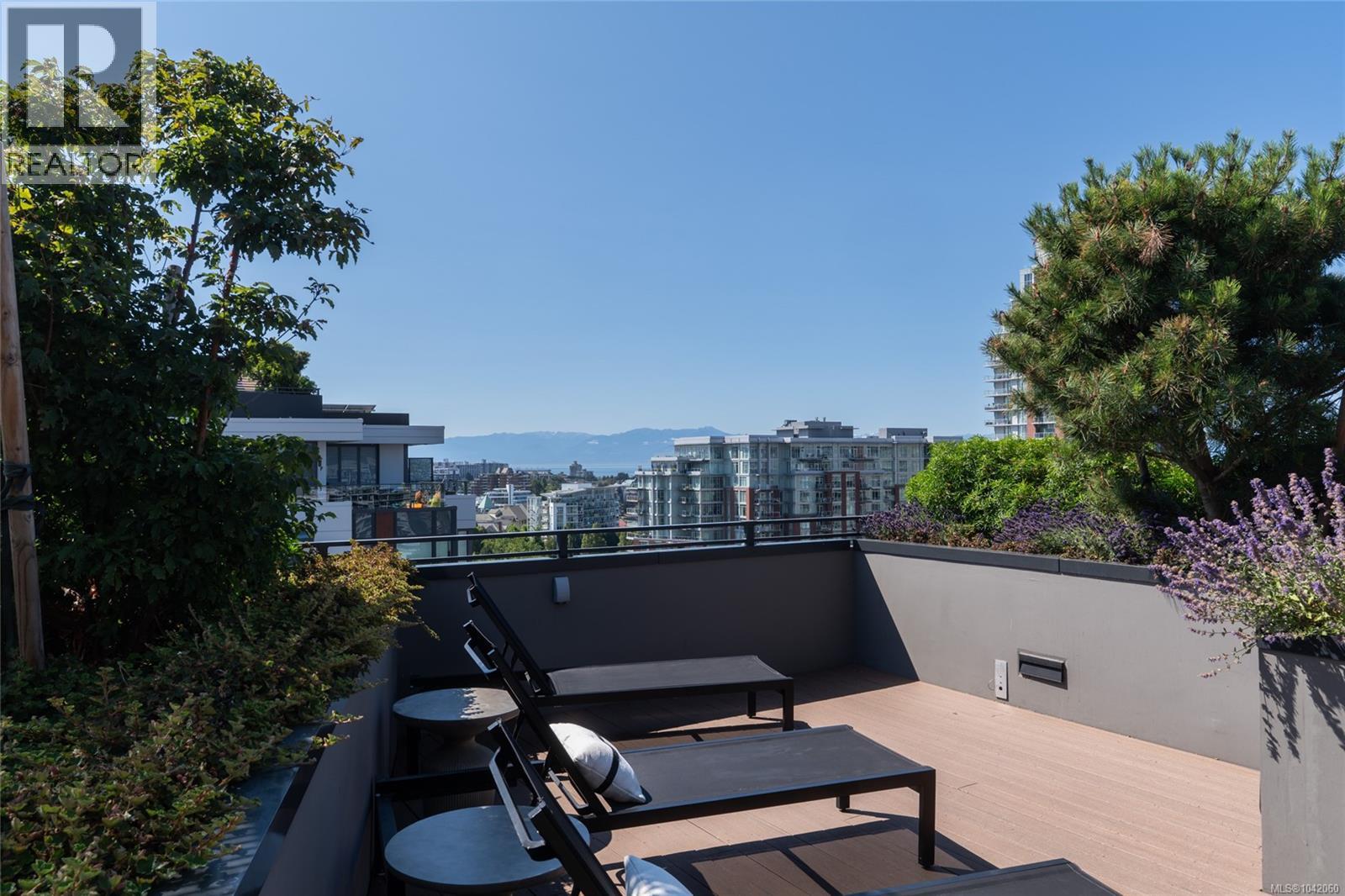 #705 369 Tyee Rd - 33