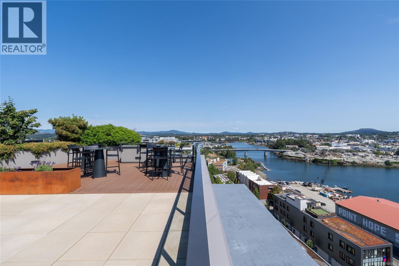 #705 369 Tyee Rd - 37