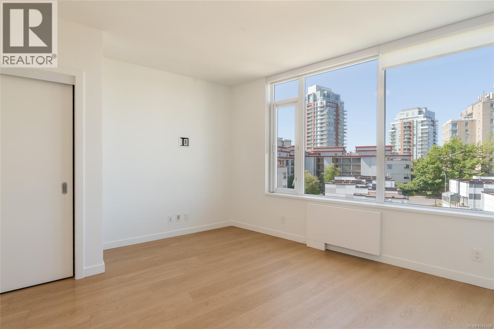 #705 369 Tyee Rd - 24