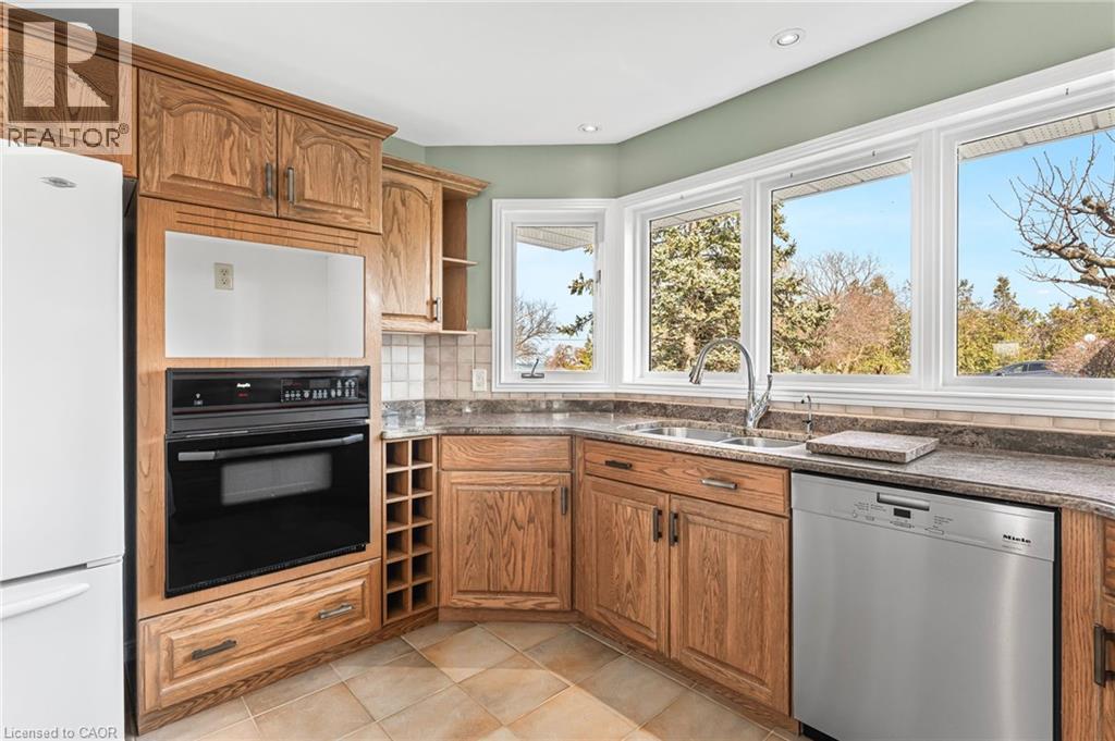 3503 LAKESHORE Road - 14