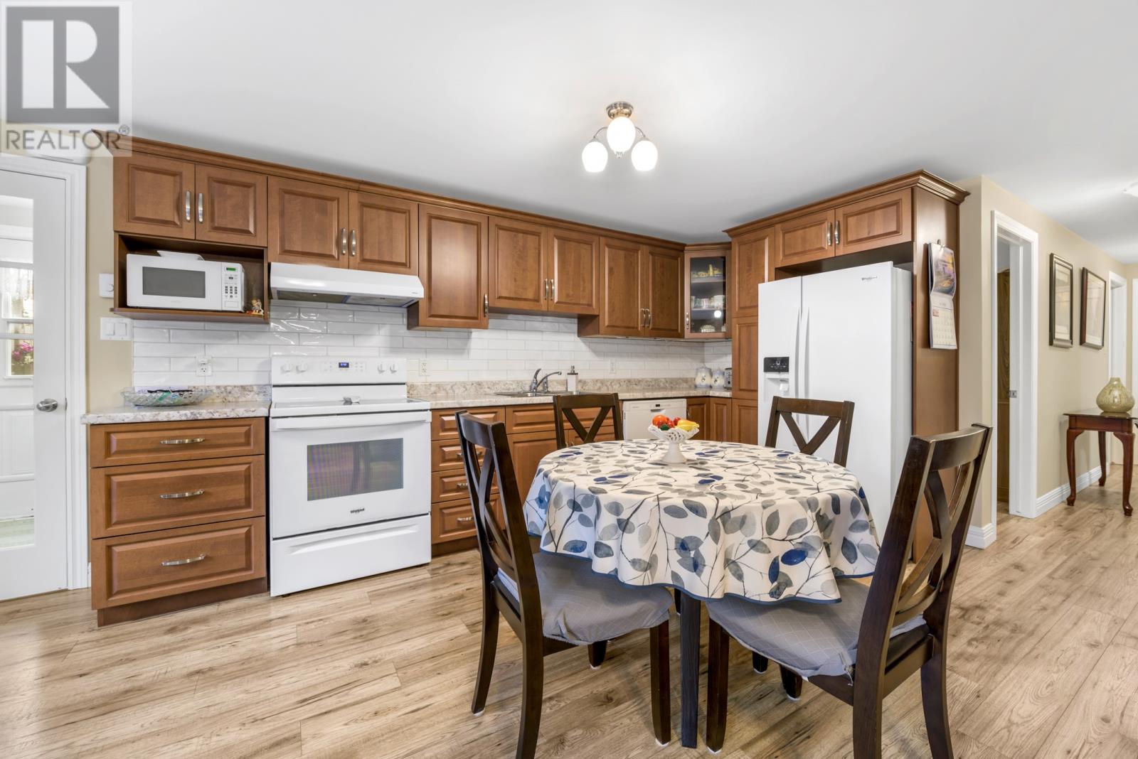 148 Diamond Marsh Drive - 33