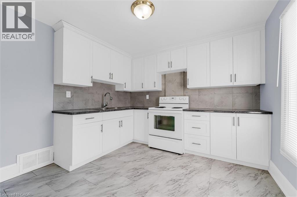 121 EDGEMONT Street N - 15